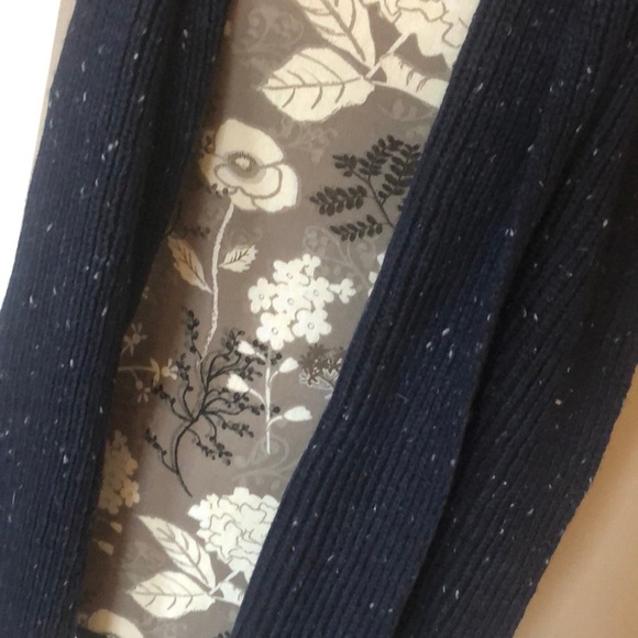 Urban pipeline men’s scarf - Picture 2 of 3